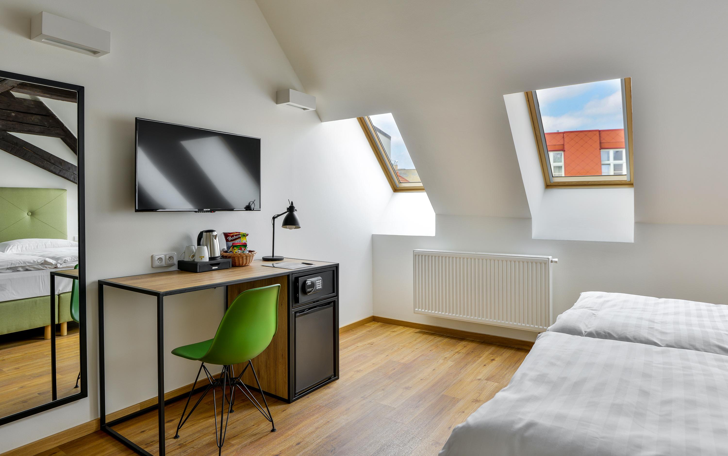 Garden Court Otel 4*