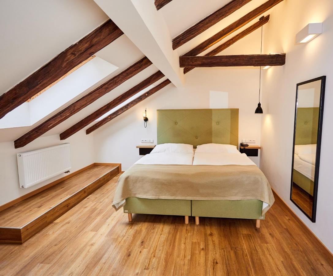 Otel Garden Court Prag