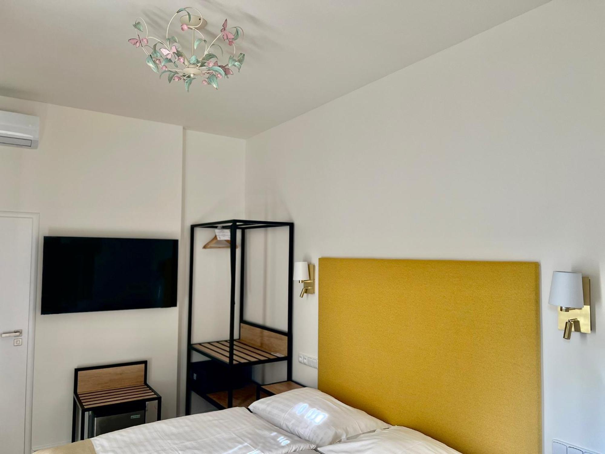 Garden Court Otel 4*